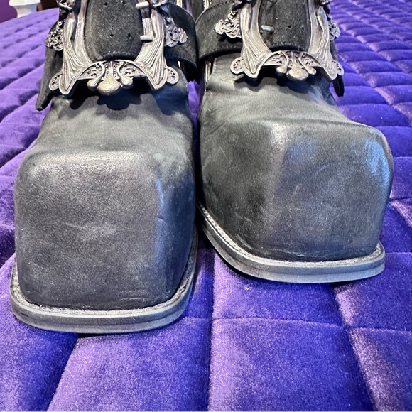 Fluevog Stand Up Bader Bucked Platform Shoe - Picture 3 of 11